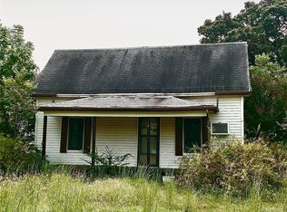 909 N 6th St, Quinton, OK 74561