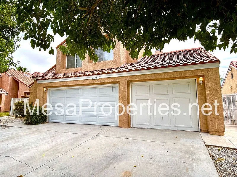 3 bed, 2.5 bath, 2052 sqft, $2,300 — Photo 4