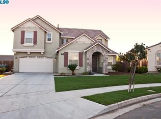 2751 N Crowe St, Visalia, CA 93291