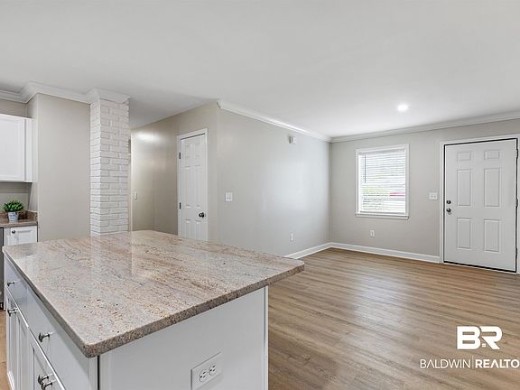 5th image of 1304 Johnson Rd