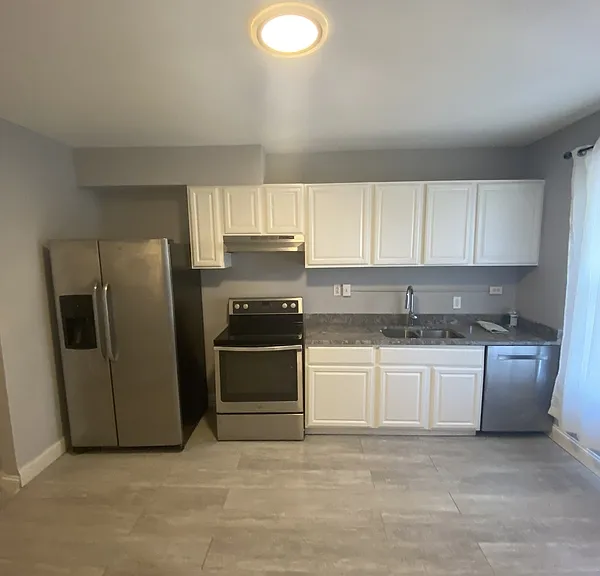 424 Ilchester Ave — Photo 8