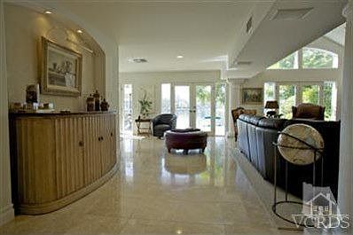 5th image of 2636 E Oakshore Dr
