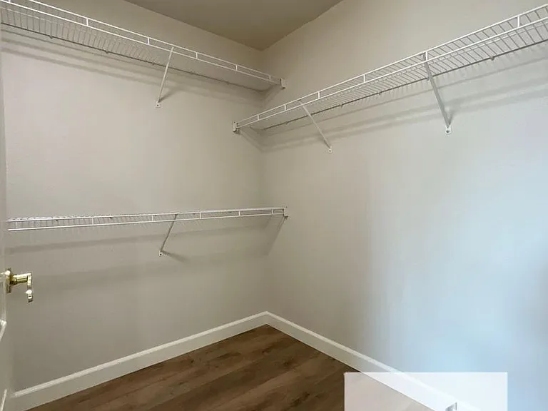 1834 E Lester Ave — Photo 15