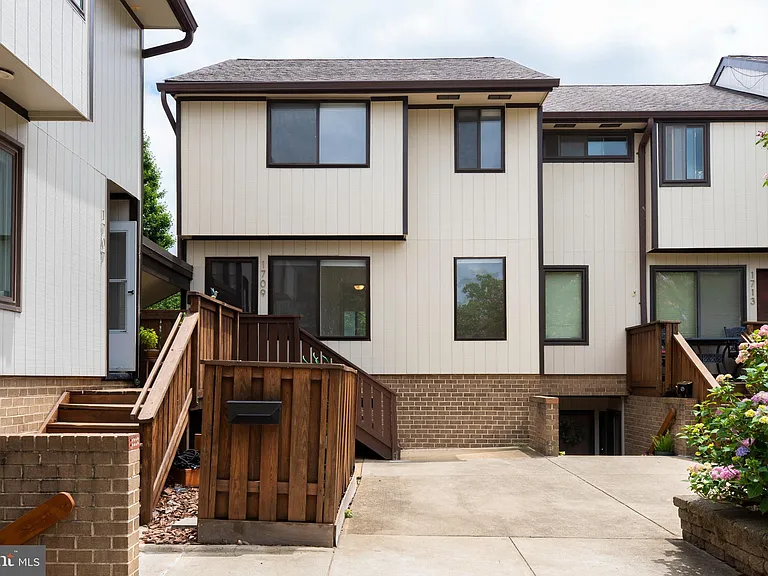 1709 Westwind Way #10B — Photo 2