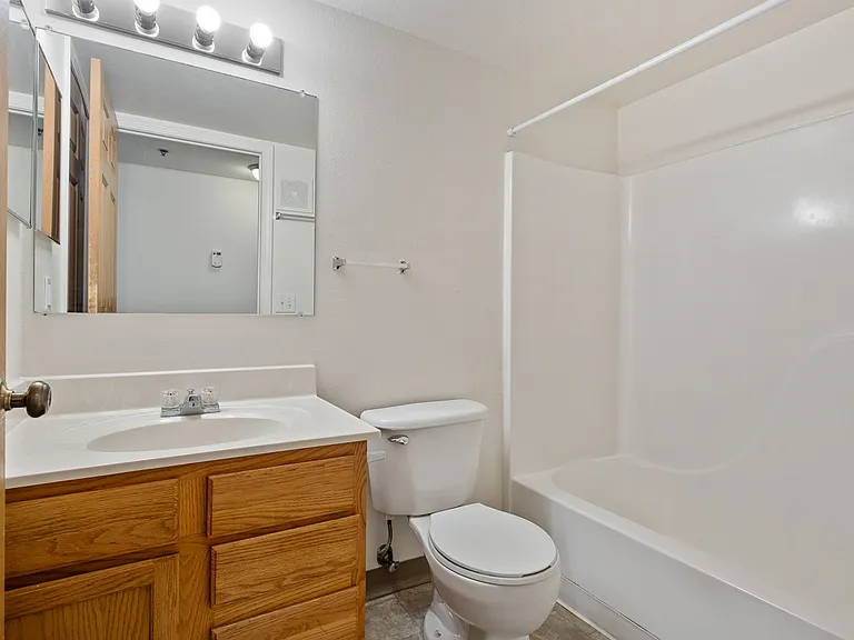 Coopers Landing Apartments — Photo 72