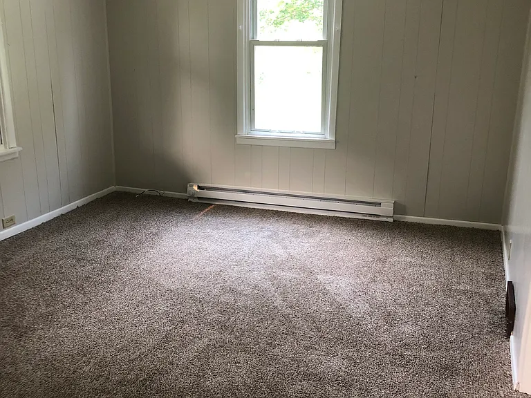 1552 Jefferson Rd — Photo 2