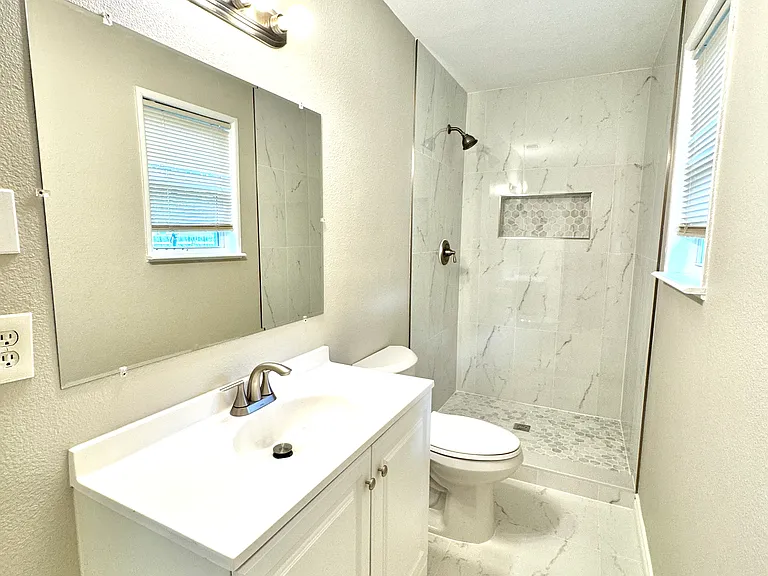 10415 Losa Dr — Photo 18