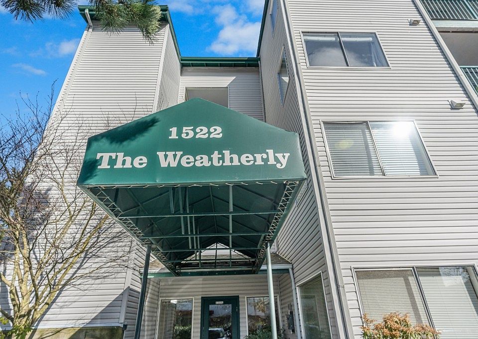 1st image of 1522 NE 175th St Unit 203
