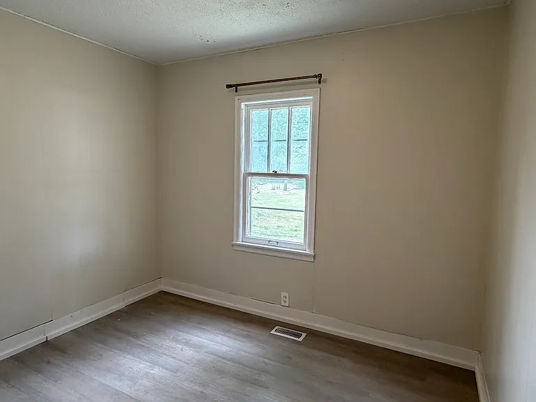 513 N Carrie St — Photo 8