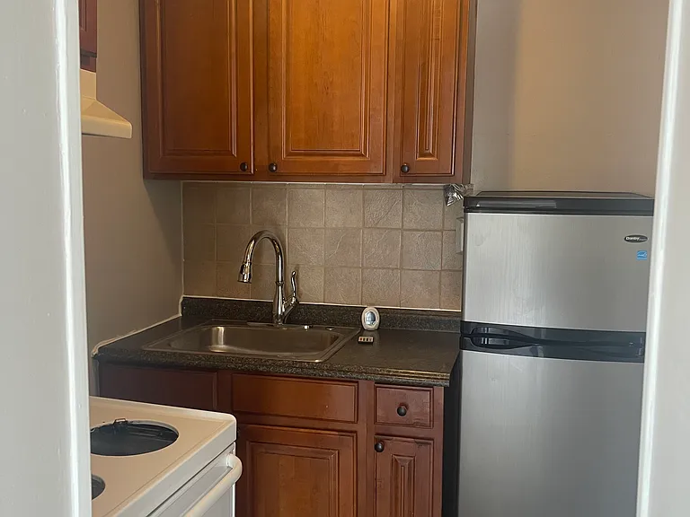 415 Dunlap St #1 — Photo 2