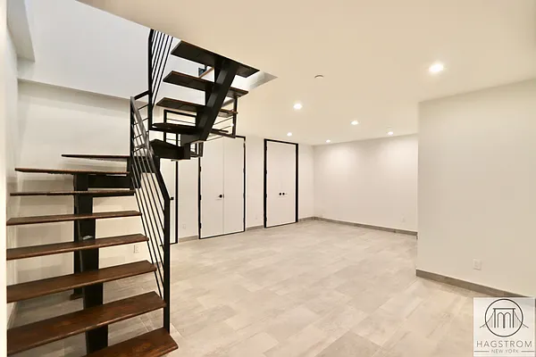 Rented by Hagstrom Management Inc | media 31