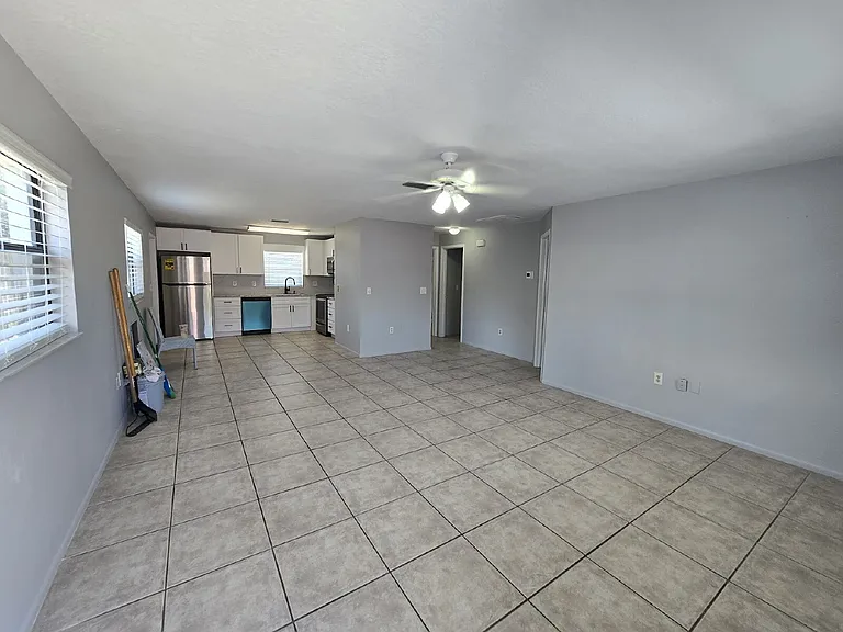 5424 Amy Ln — Photo 3