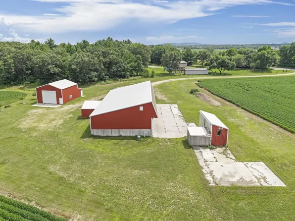 N4960 County Rd B, Mauston, WI 53948