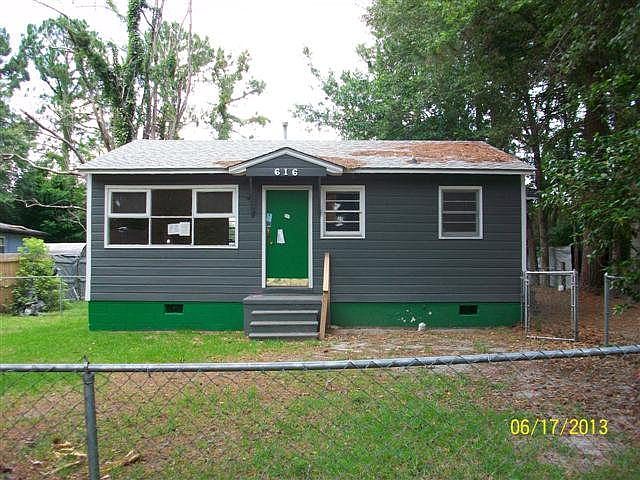 1st image of 616 E Brookwood Dr