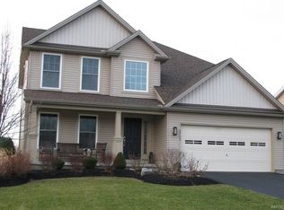 2384 Hobblebush Ln, Lake View, NY 14085