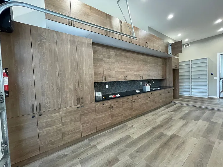 2928 Franklin St — Photo 14