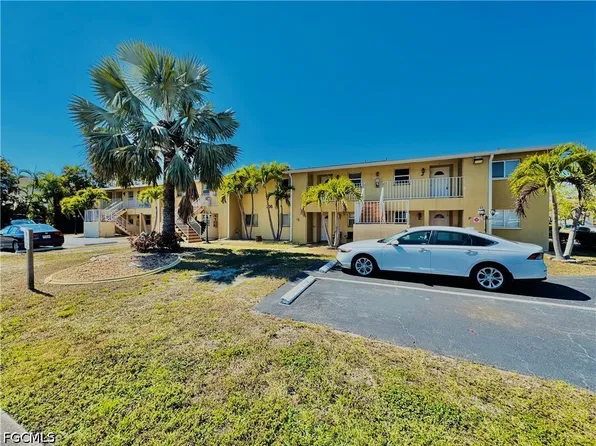 706 SE 13th Ct APT E, Cape Coral, FL 33990