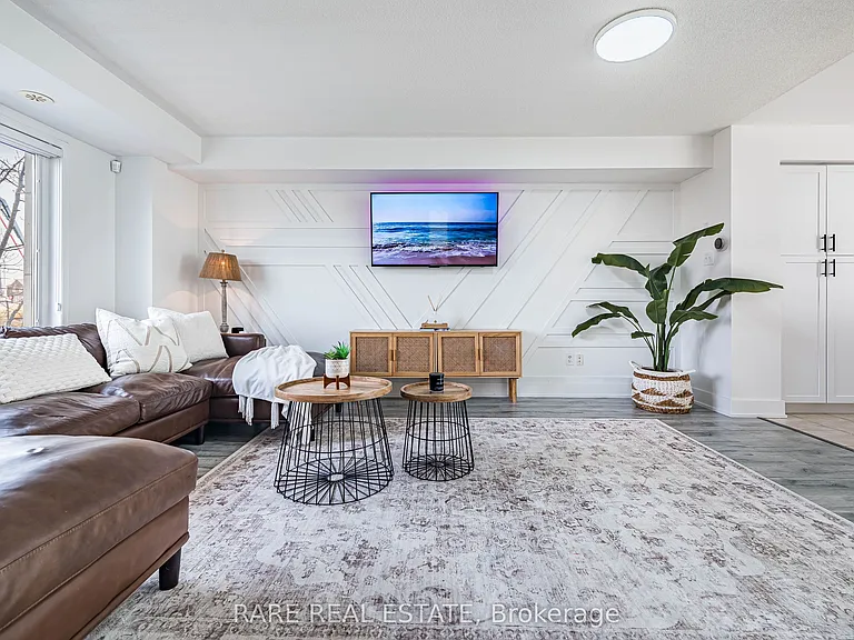 60 Fairwood Cir #28 — Photo 5
