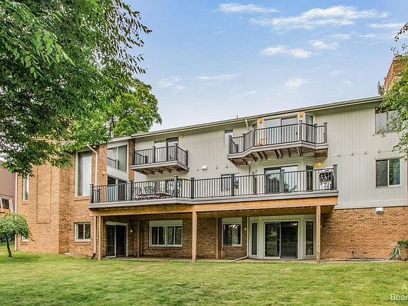 3rd image of 4027 Fox Lake Dr