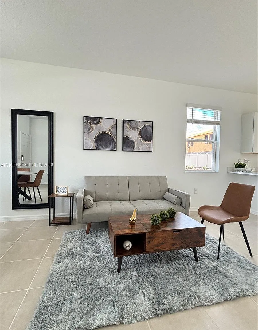 2 bed, 2.5 bath, $2,000 — Photo 3