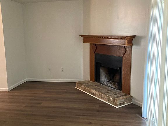 4th image of 5882 Sheldon Ct #A