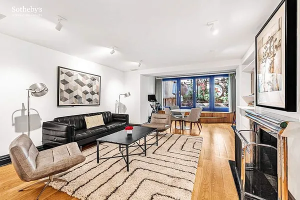 Rented by Sotheby's International Realty | media 6