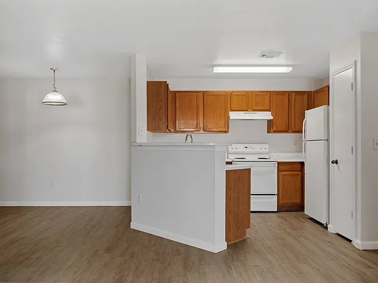 1221 Wren Ct #4-303 — Photo 2