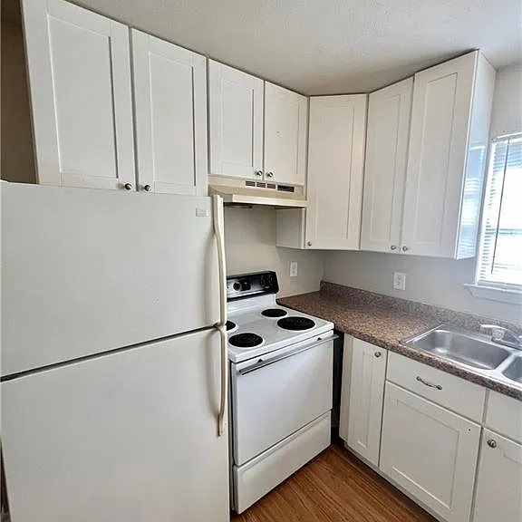 2402 Jaguar Dr #B — Photo 8