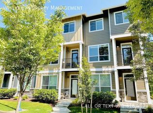 15790 SW Oregon St #404, Sherwood, OR 97140