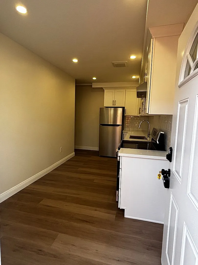 Brand-New Luxury 1BR ADU | Quartz Kitchen | Stainless Appliances | Never Lived In — Photo 3
