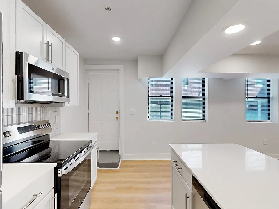 11 Queensberry St