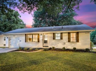 5040 N Woodland Ave, Kansas City, MO 64118