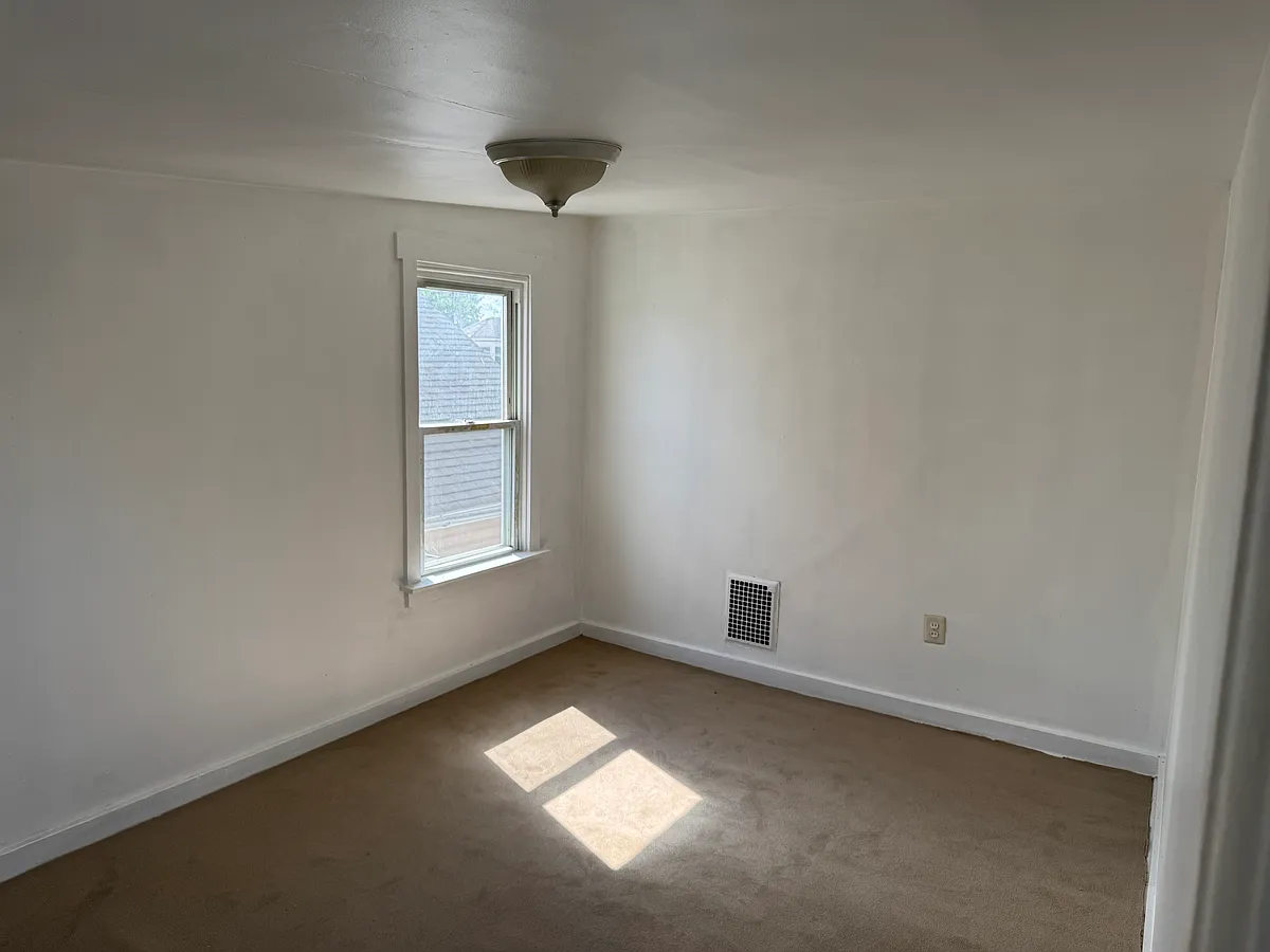 Building Photo - 230 S Locust St #2