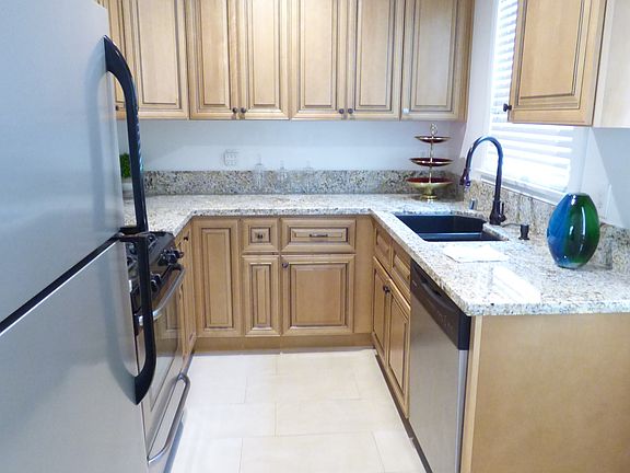 4th image of 3314 Barham Blvd