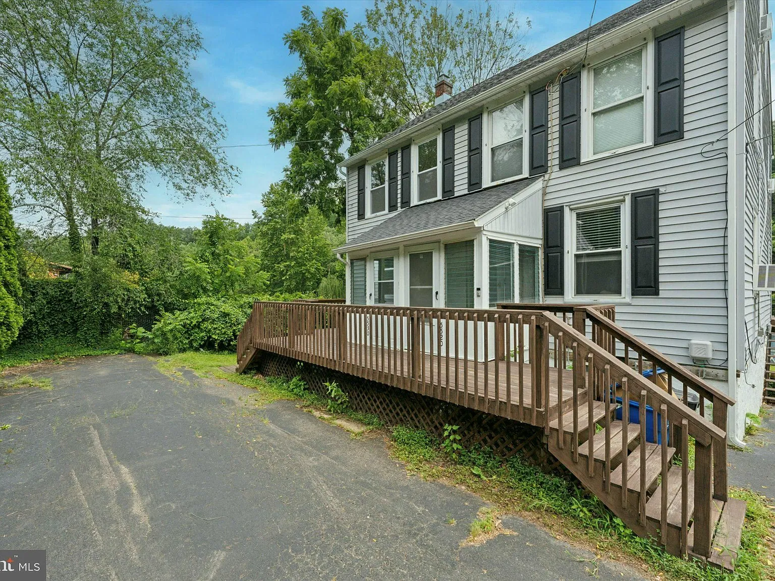 3 bed, 1.5 bath, 1232 sqft, $2,550 — Photo 3