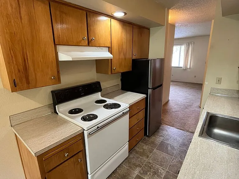 1562 NW 1st St #2 — Photo 9