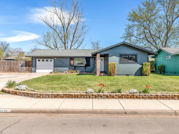 8038 Gladstone Ave, White City, OR 97503