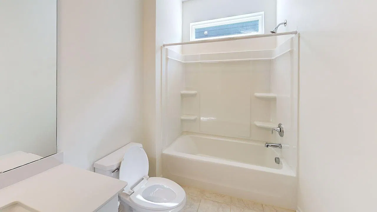 3 bed, 1592 sqft, $2,100 — Photo 1