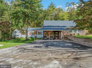 269 Mountain Laurel Dr, Berkeley Springs, WV 25411