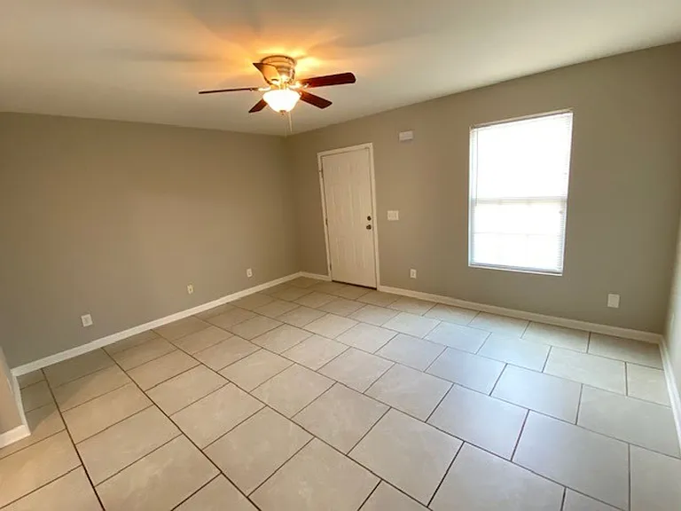531 Dill Ln #B-9 — Photo 3