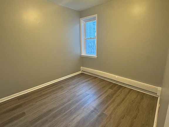 5th image of 381 Lanza Ave #1R