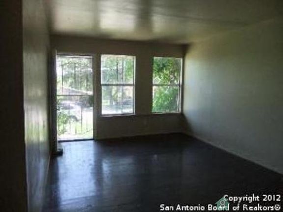 5th image of 2451 Wyoming St