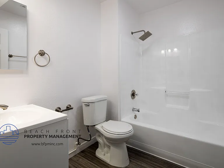 1737 Kent St — Photo 11