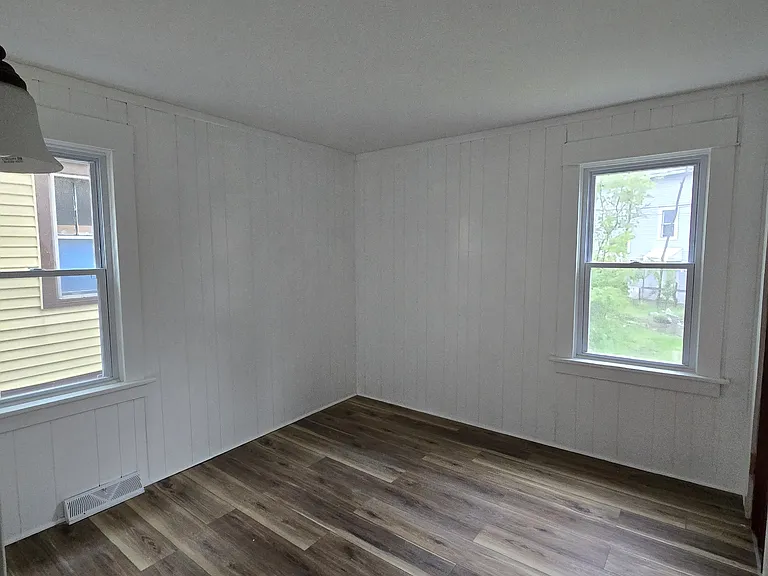 468 Kensington Ave #1 — Photo 11