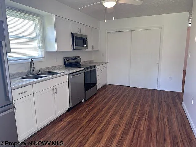 3 bed, 1.0 bath, $1,400 — Photo 4