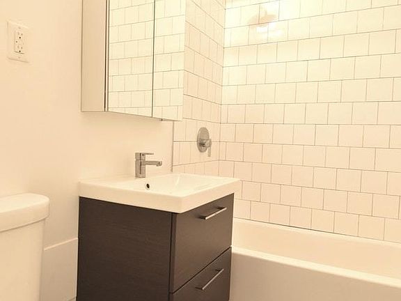 4th image of 241 W 113th St #2A