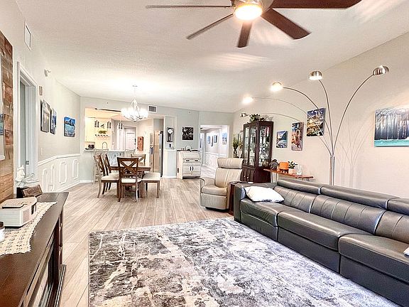 5th image of 516 Tamiami Trl S Unit 302