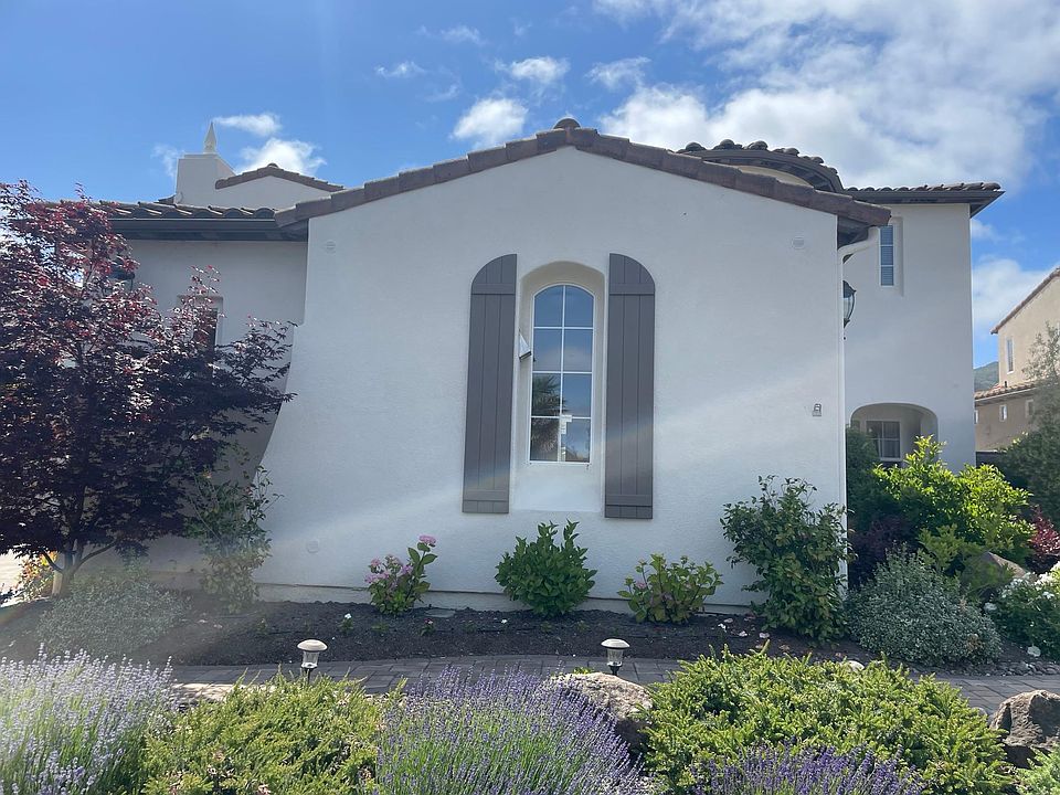 1st image of 2551 Club Dr
