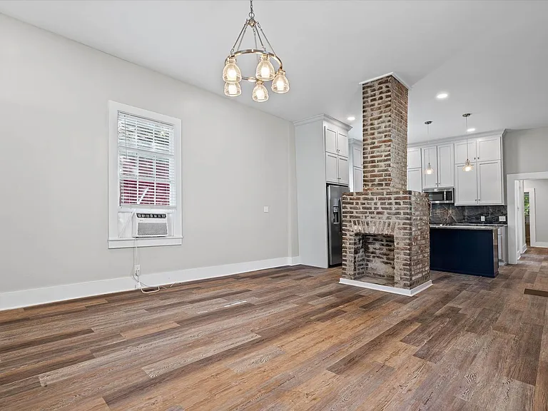 957 Savannah St — Photo 3