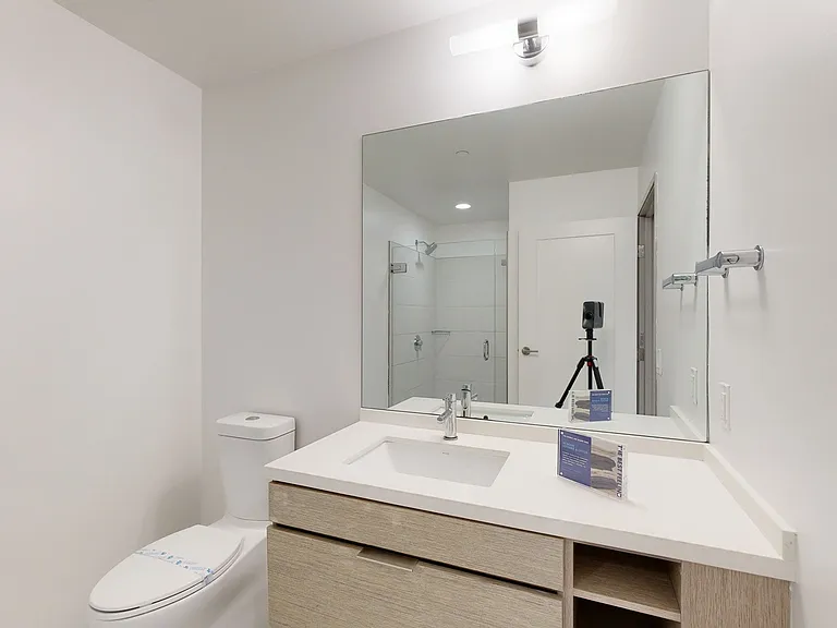 3033 Wilshire — Photo 47